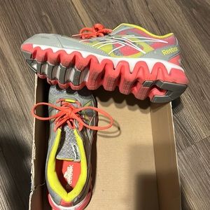 Women’s Reebok size 9